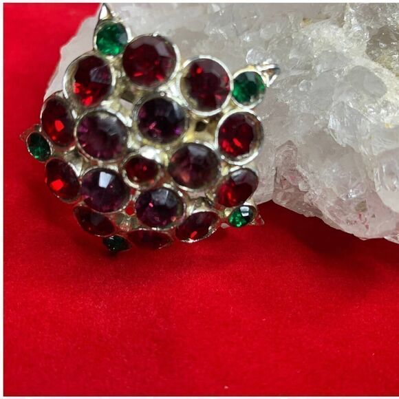 Rich Red, Purple, and Emerald Green Crystal brooch, Vintage - Picture 4 of 4